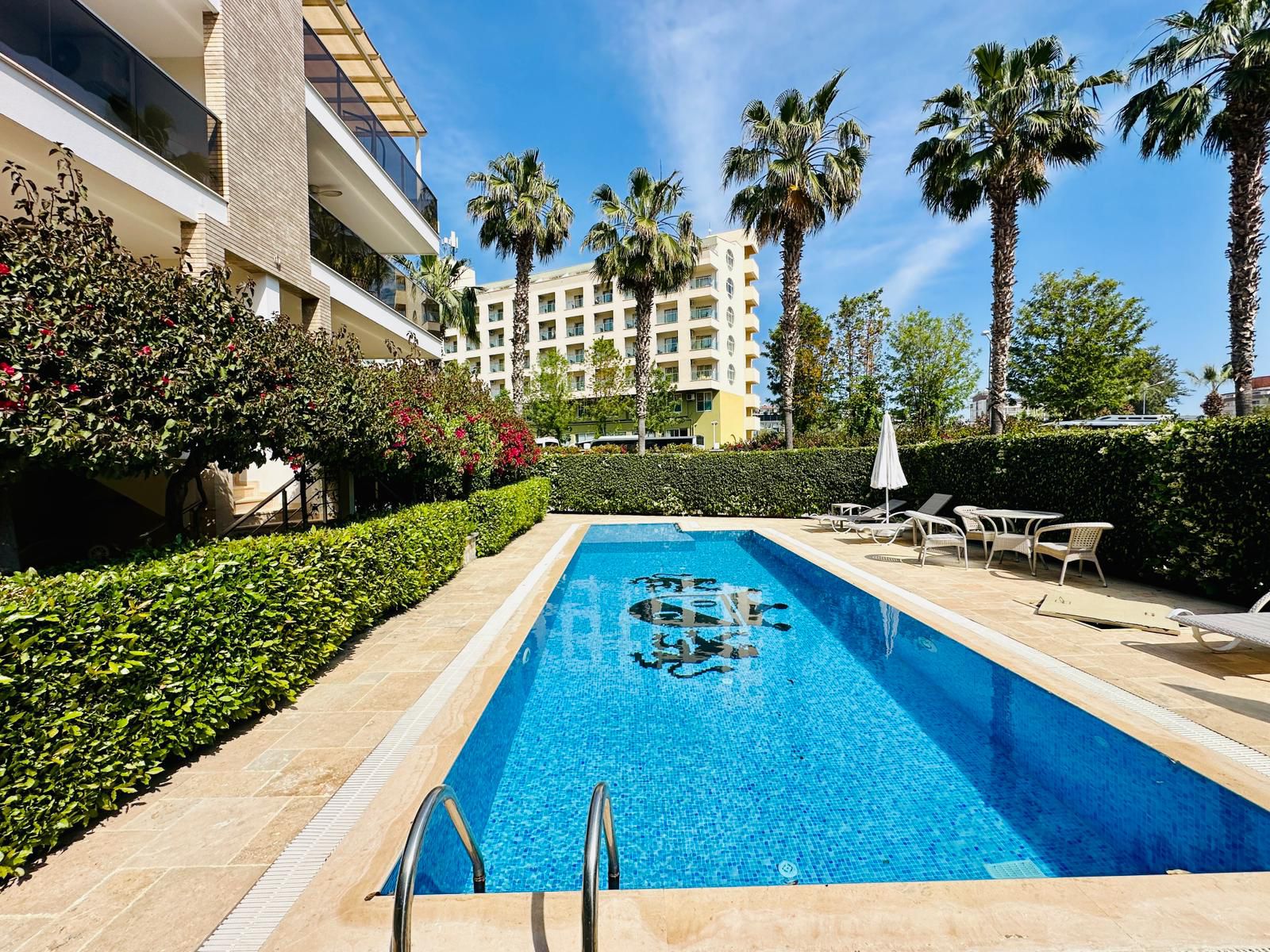Furnished 3+1 Duplex 200 Meters from the Sea in Konaklı - Photo 3