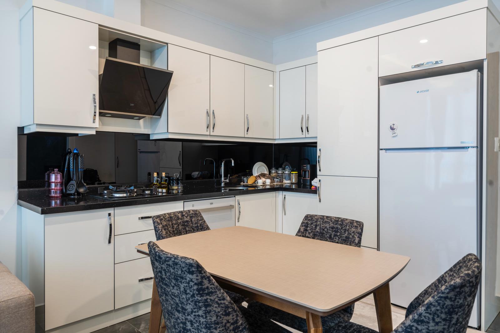 Furnished 1+1 Apartment in a Residential Complex with Extensive Amenities in Oba - Photo 16
