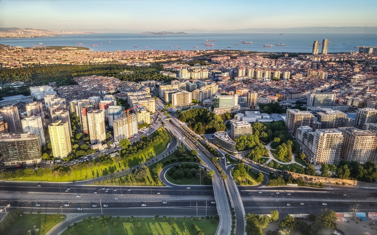 Apartments for Living and Investment Near Central Istanbul - Photo 4