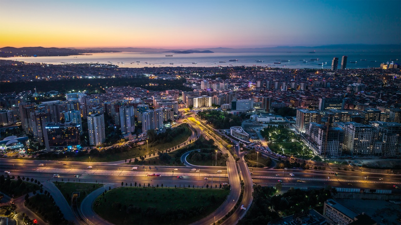 Apartments for Living and Investment Near Central Istanbul - Photo 5
