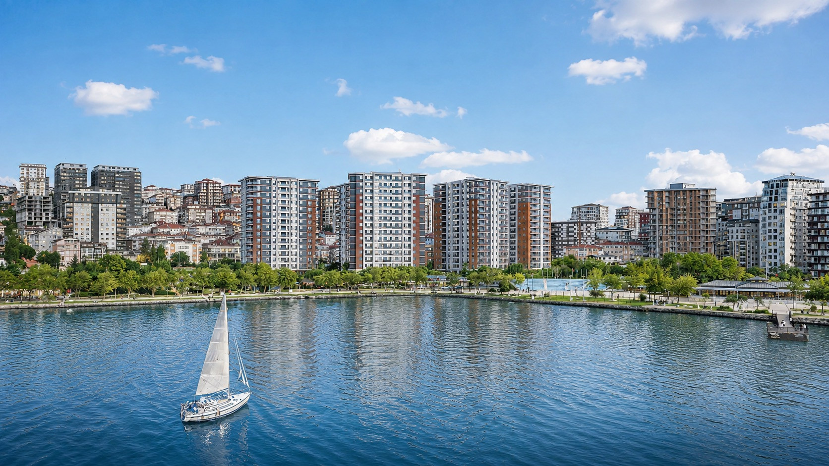 Lake-View Apartments 50 Metres from the Küçükçekmece Promenade