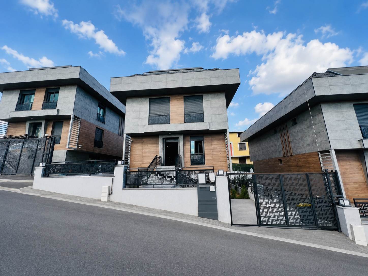 9+1 villa with sea views in Beylikdüzü, Istanbul