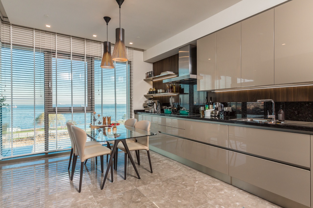 Luxury residential complex on the first coastline in Bakırköy - Photo 17