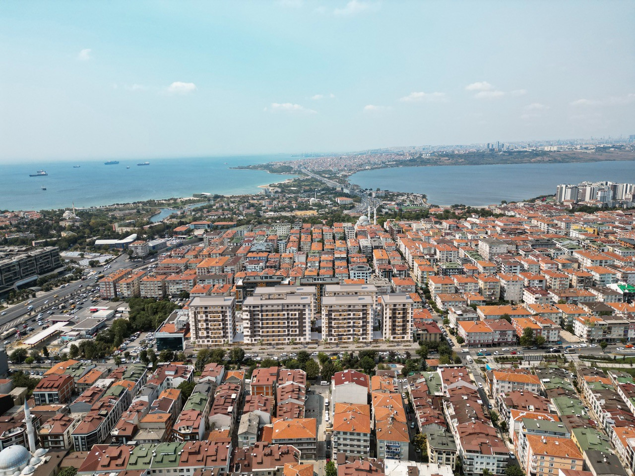 Apartments with an Installment Plan Near the Metro in Küçükçekmece - Photo 17