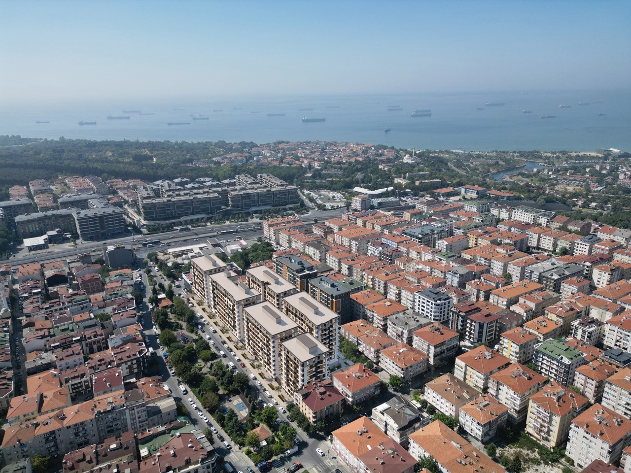 Apartments with an Installment Plan Near the Metro in Küçükçekmece - Photo 18