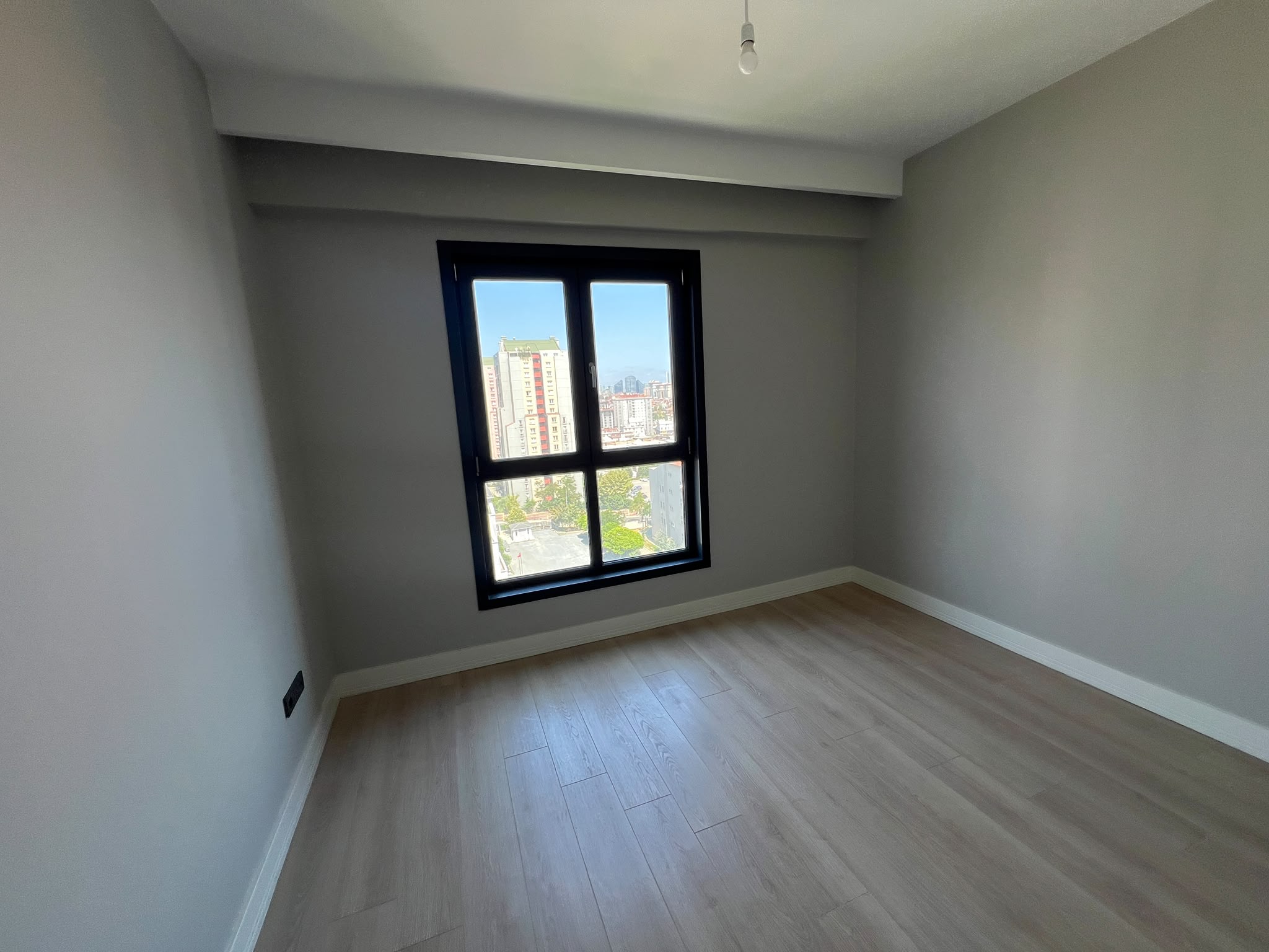 Spacious 4+1 apartment with extensive on-site facilities in Bağcılar - Photo 11
