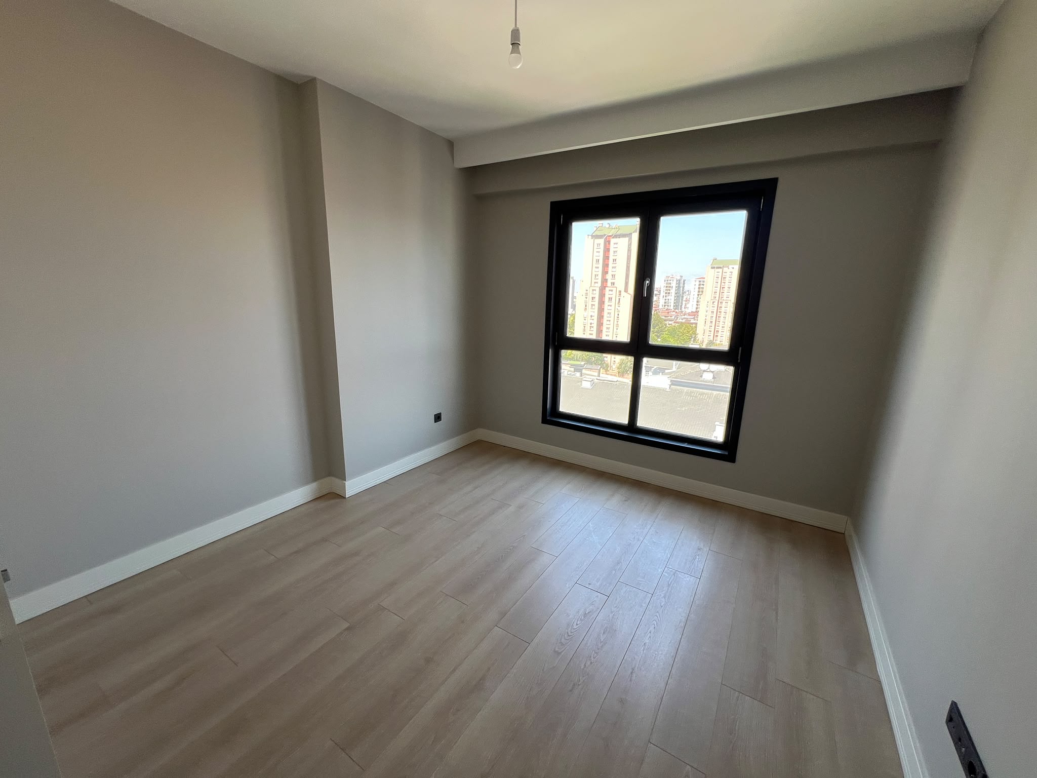Spacious 4+1 apartment with extensive on-site facilities in Bağcılar - Photo 10