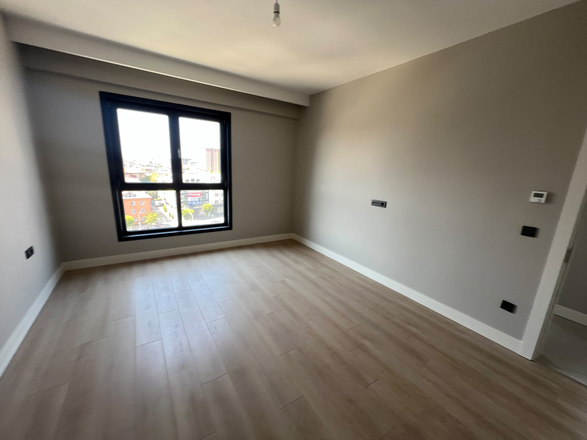 Spacious 4+1 apartment with extensive on-site facilities in Bağcılar - Photo 22