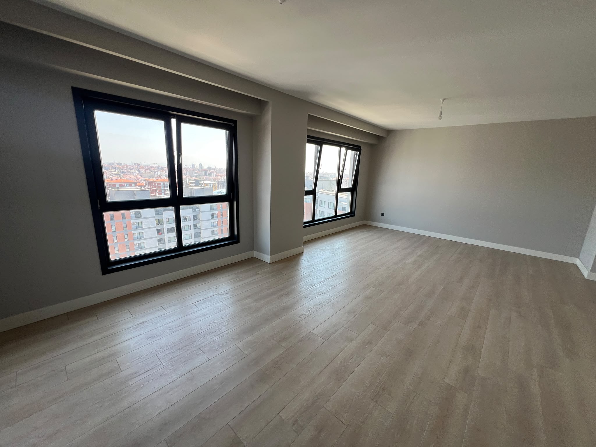 Spacious 4+1 apartment with extensive on-site facilities in Bağcılar - Photo 21