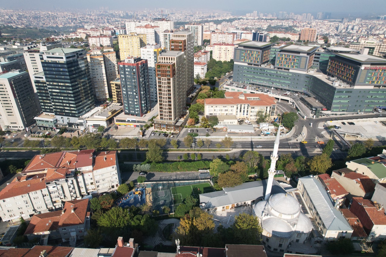 Modern Apartments and Offices Near the Metro in Central Şişli - Photo 8