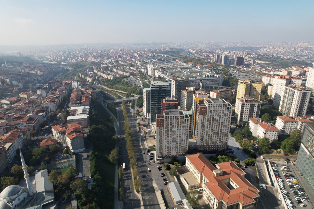 Modern Apartments and Offices Near the Metro in Central Şişli - Photo 9