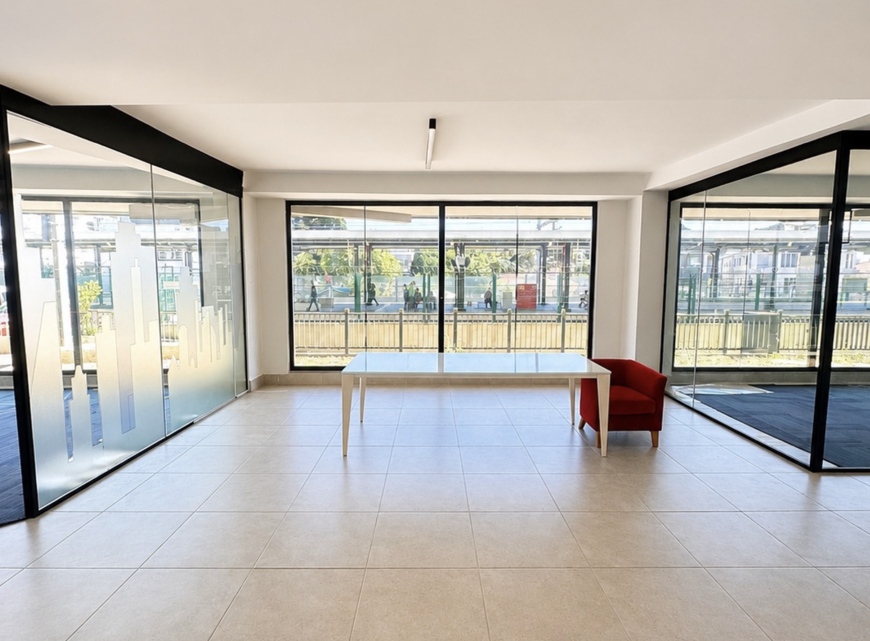 Ready-to-use commercial property in the Maltepe district - Photo 2