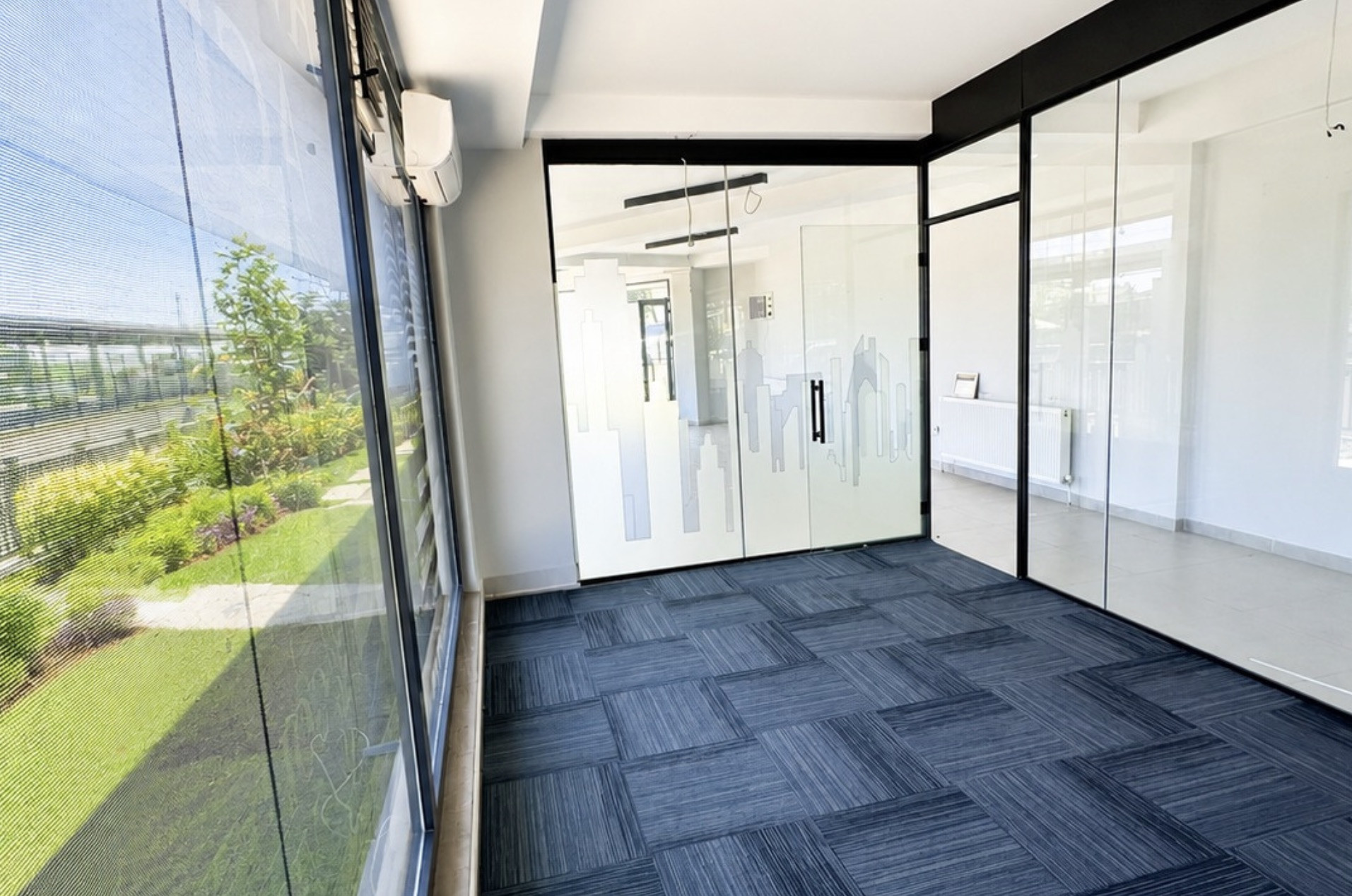 Ready-to-use commercial property in the Maltepe district - Photo 5