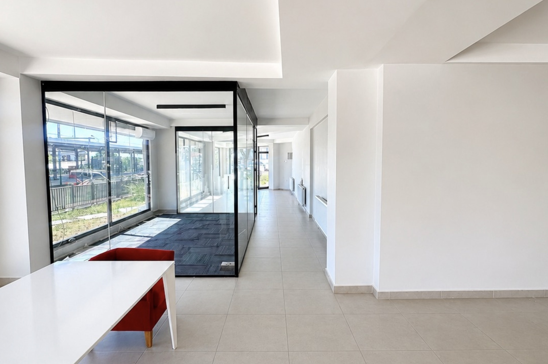 Ready-to-use commercial property in the Maltepe district - Photo 3