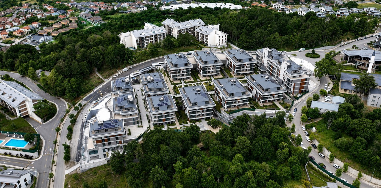 萨勒耶尔区低层住宅综合体内的公寓与复式住宅 - 照片 2