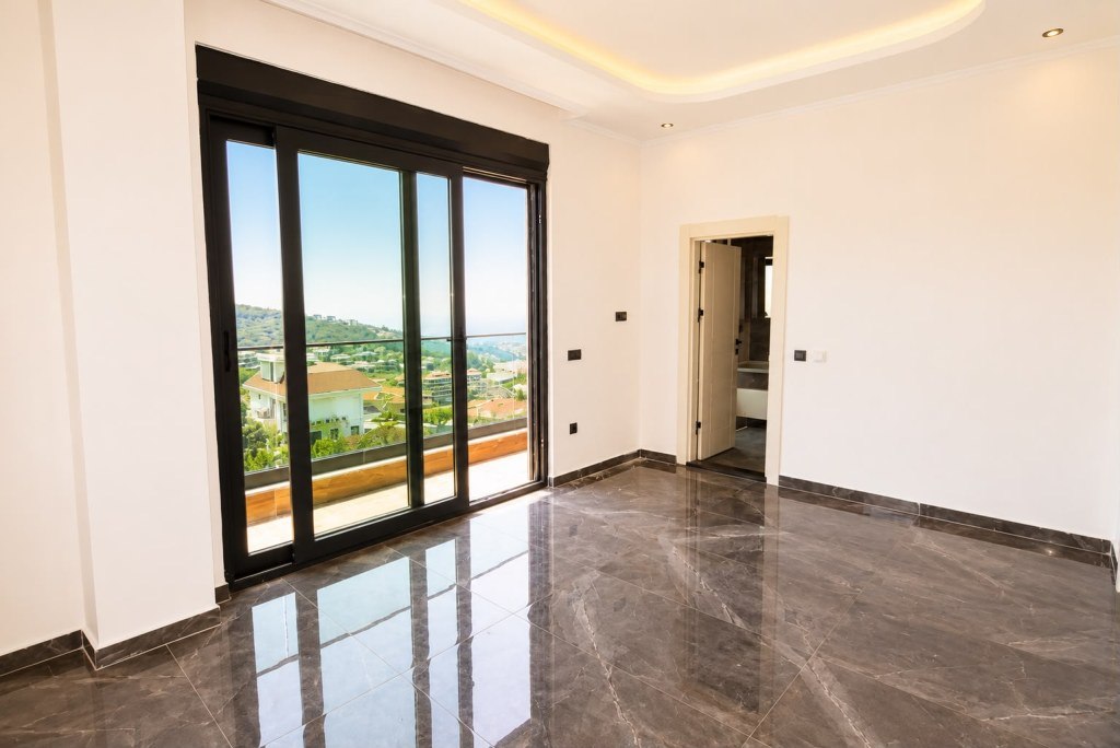 Three-Storey Villa with Private Pool and Panoramic Sea View in Kargıcak - Photo 21