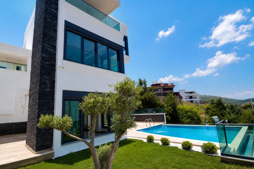 Three-Storey Villa with Private Pool and Panoramic Sea View in Kargıcak - Photo 7