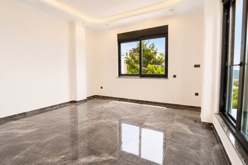 Three-Storey Villa with Private Pool and Panoramic Sea View in Kargıcak - Photo 18