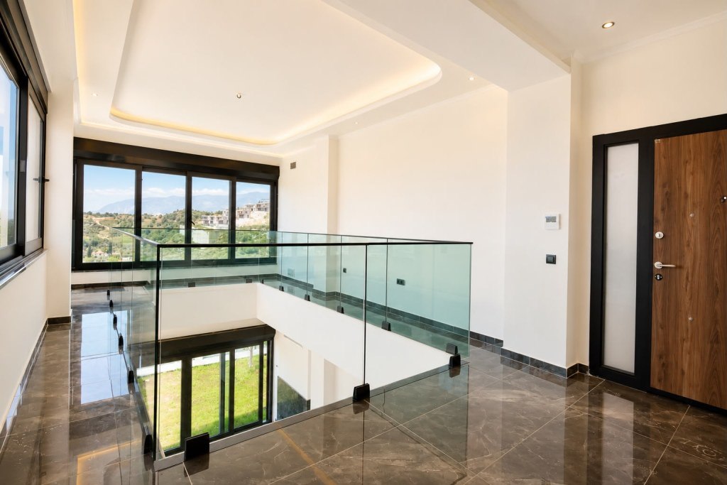 Three-Storey Villa with Private Pool and Panoramic Sea View in Kargıcak - Photo 14
