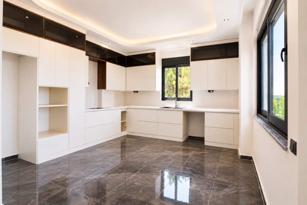 Three-Storey Villa with Private Pool and Panoramic Sea View in Kargıcak - Photo 13