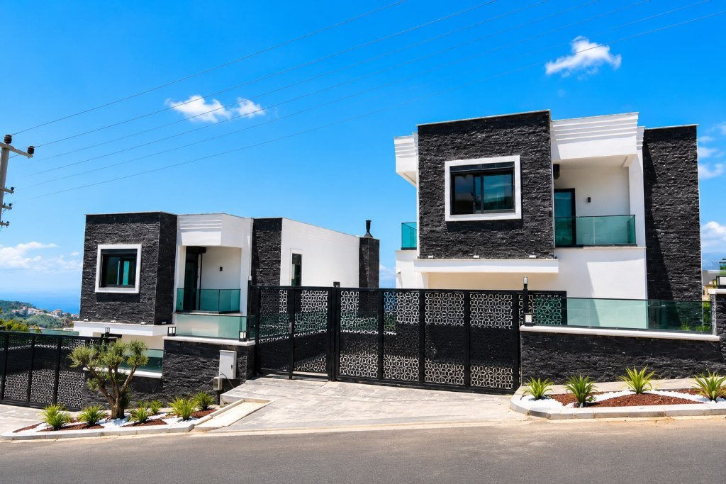 Three-Storey Villa with Private Pool and Panoramic Sea View in Kargıcak - Photo 2