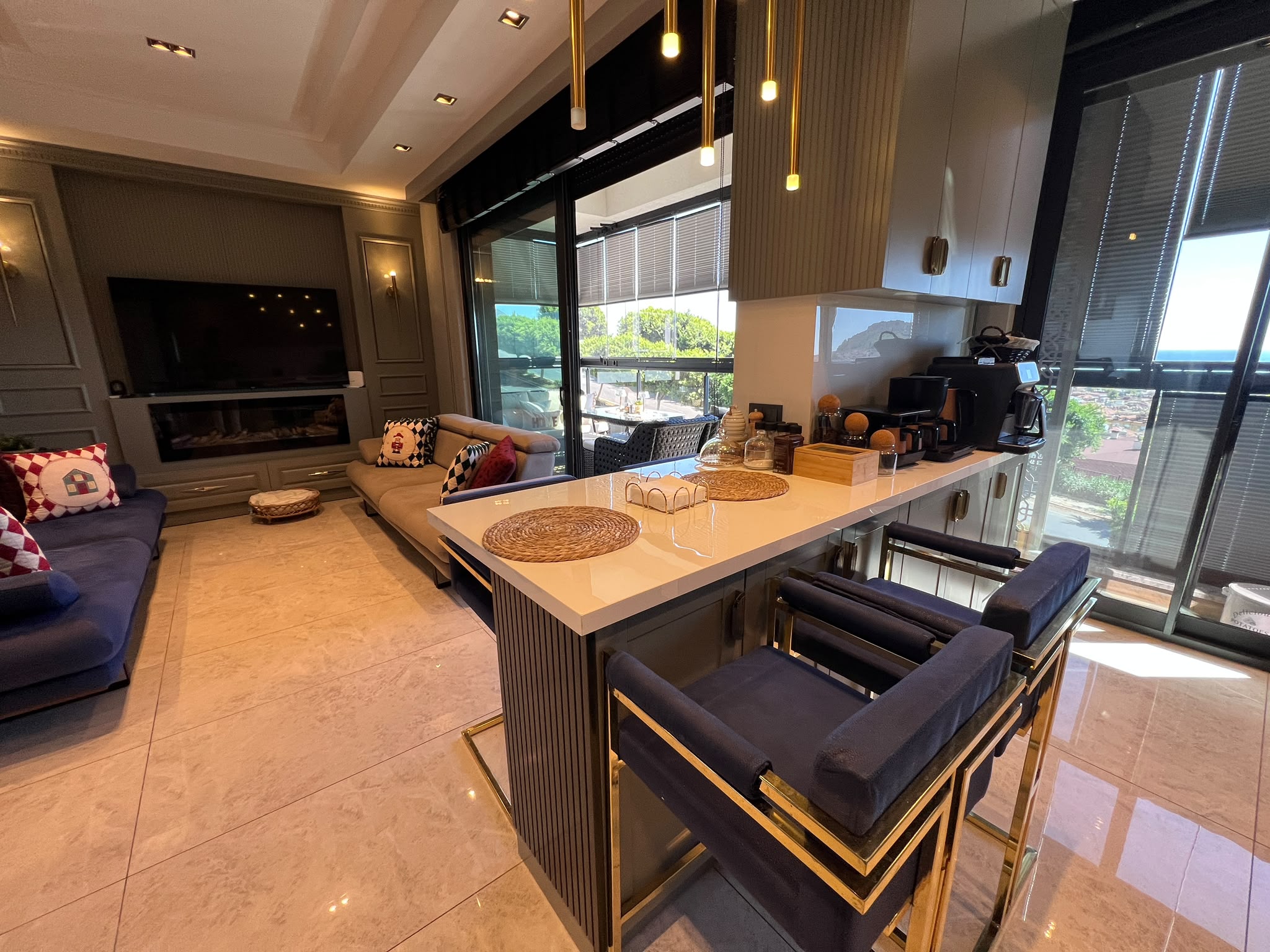 Furnished 4+2 Apartment with Panoramic Views of the Sea, City, and Alanya Castle - Photo 9