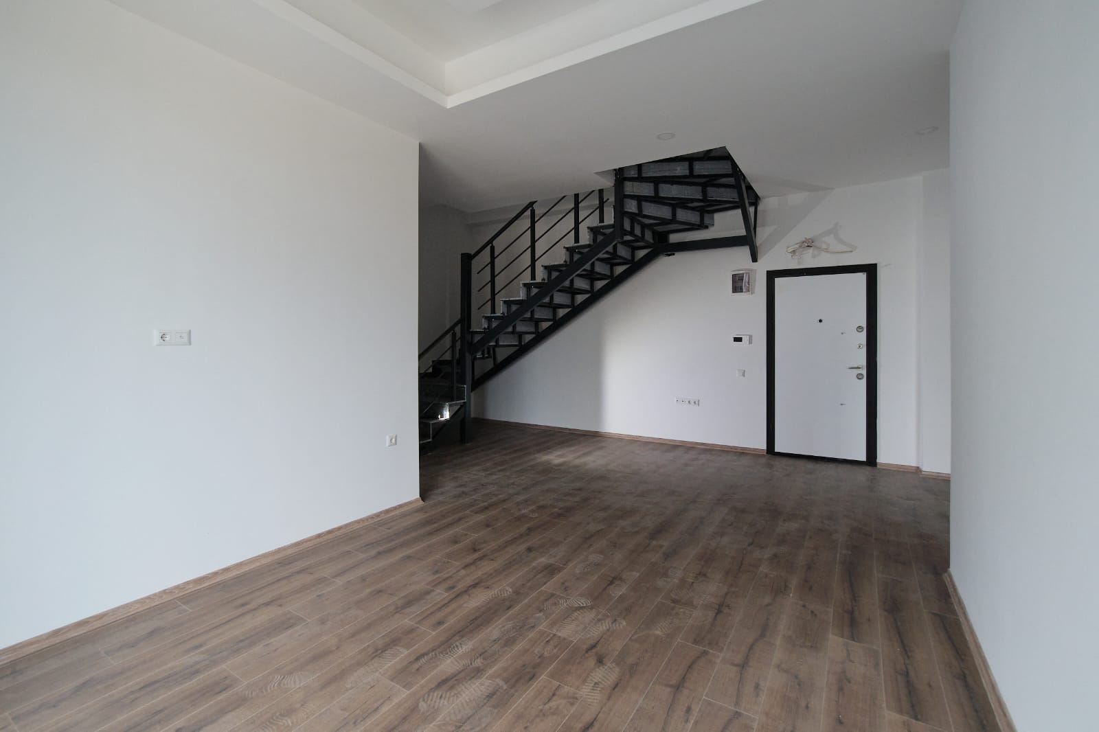 Two-Storey 5+1 Office with 217 m² in Oba - Photo 3