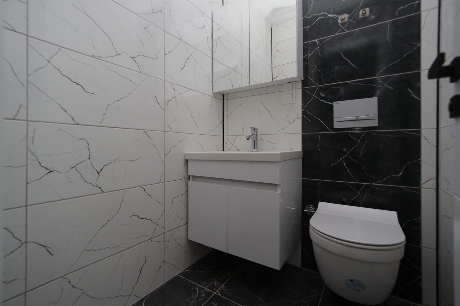 Two-Storey 5+1 Office with 217 m² in Oba - Photo 9