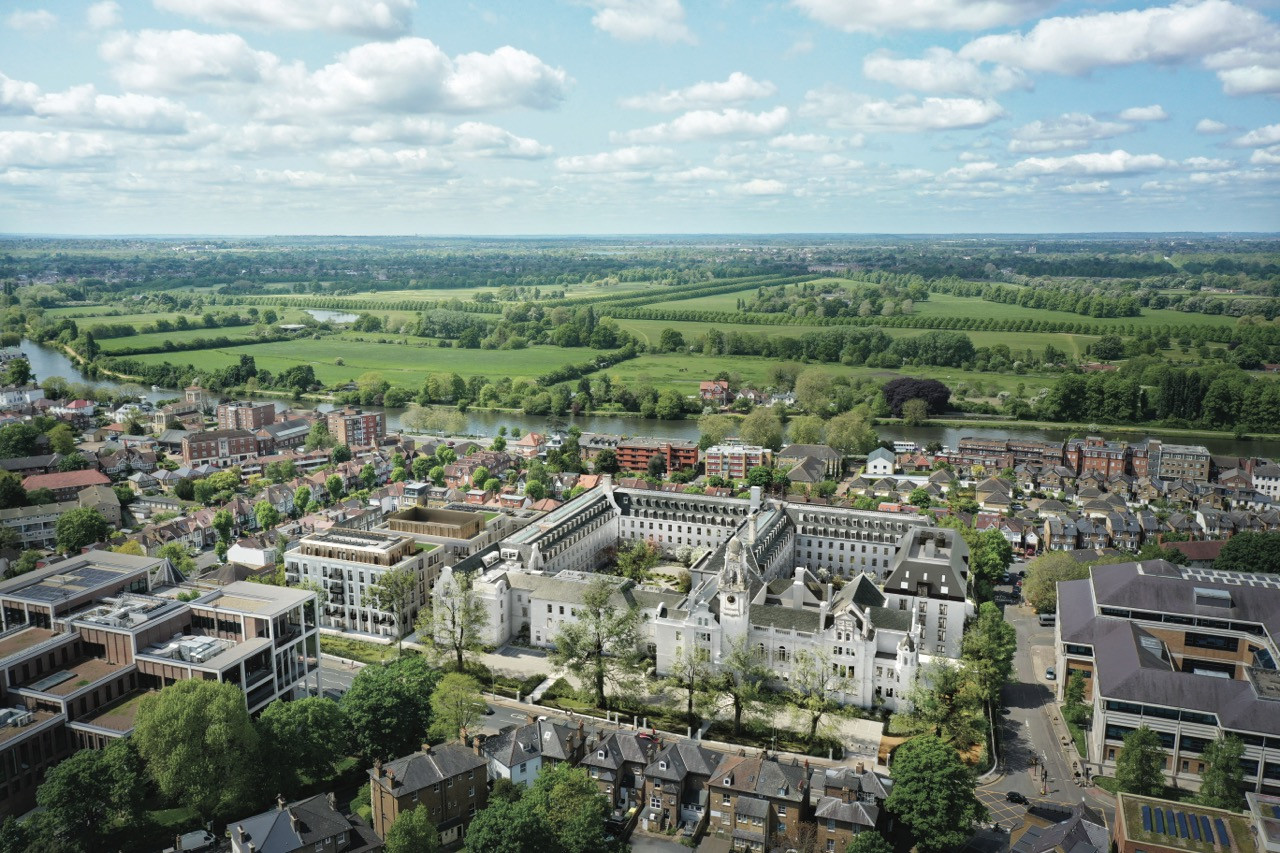County Hall Kingston — Apartments in a Historic Building and New-Build Blocks in South West London